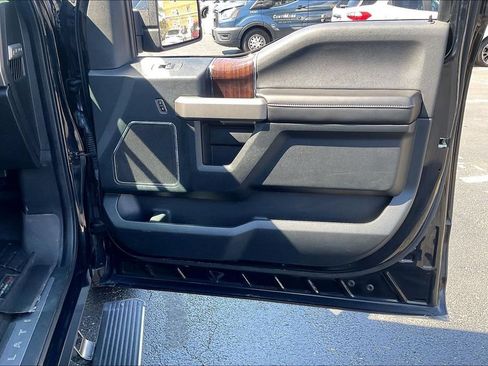 Used 2016 Ford F150 Platinum w/ Equipment Group 701A Luxury AWD/4WD image 23