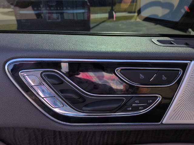 Used 2024 Lincoln Navigator L Reserve AWD/4WD image 14