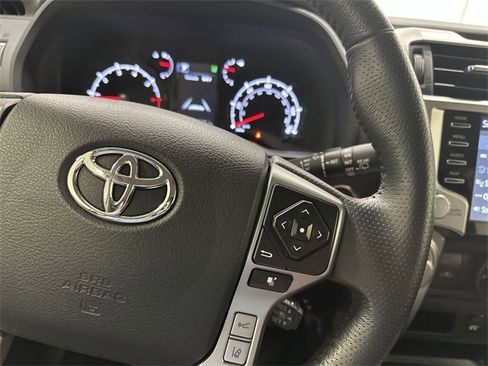 Used 2022 Toyota 4Runner SR5 image 38