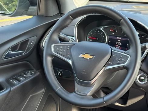 Used 2023 Chevrolet Equinox LT AWD/4WD image 12