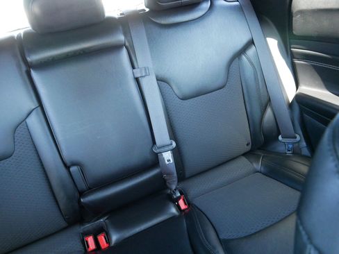 Used 2022 Jeep Compass Latitude w/ Convenience Group AWD/4WD image 14