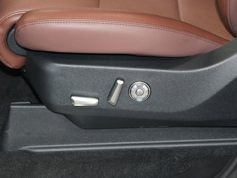 New 2026 Lincoln Navigator L Reserve AWD/4WD image 22