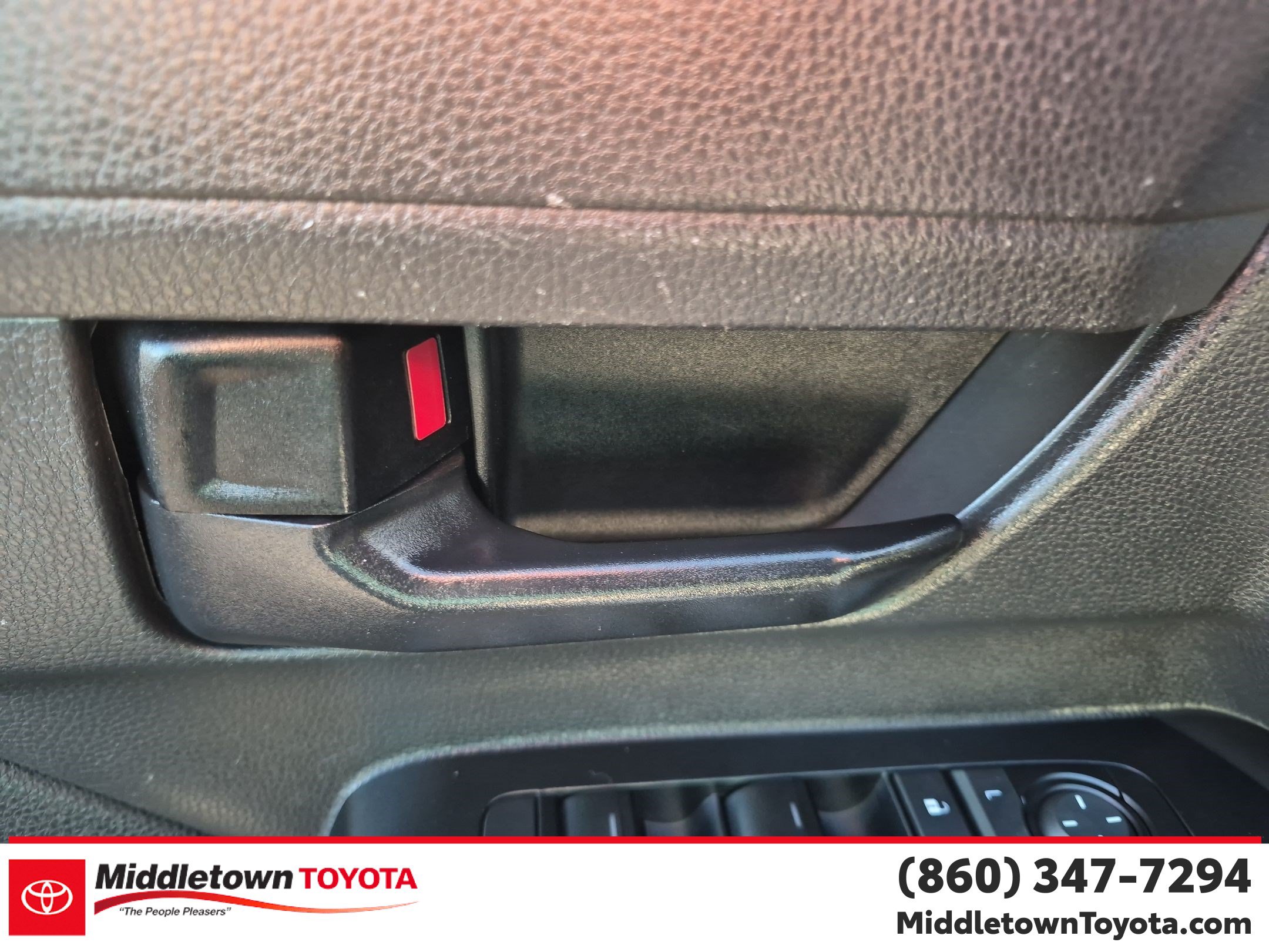 Used 2025 Toyota Tacoma SR5 AWD/4WD image 11