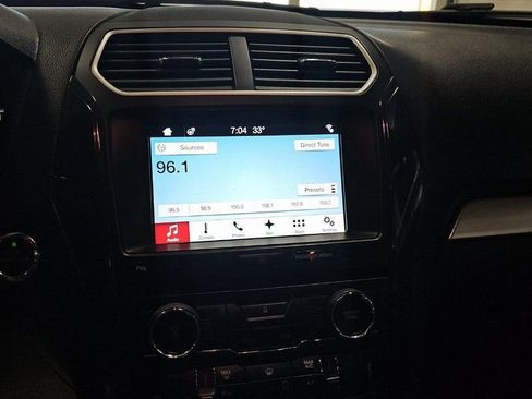 Used 2017 Ford Explorer XLT w/ Equipment Group 202A image 16