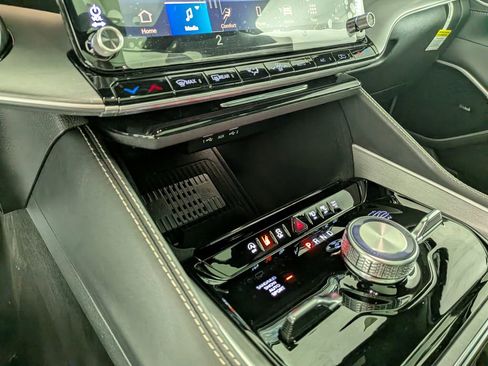 New 2026 Jeep Grand Wagoneer L Limited AWD/4WD image 24