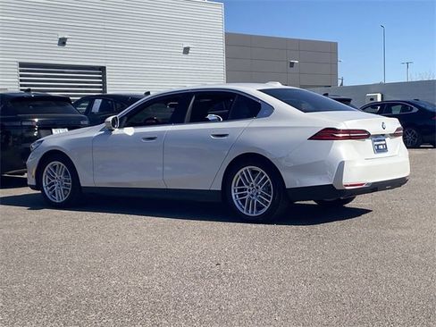 New 2025 BMW 530i image 8