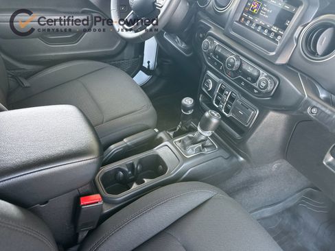Used 2023 Jeep Wrangler Unlimited AWD/4WD image 17