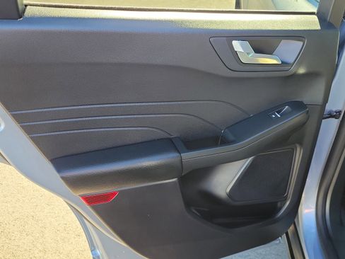 Certified 2022 Ford Escape Titanium image 11