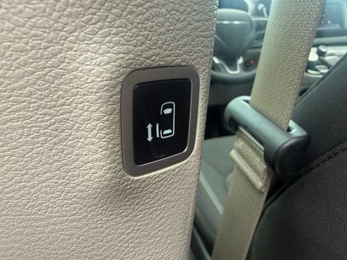 Used 2023 Chrysler Voyager LX FWD image 18