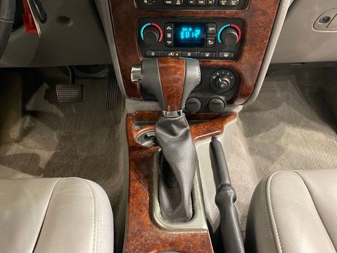 Used 2005 GMC Envoy SLT image 17