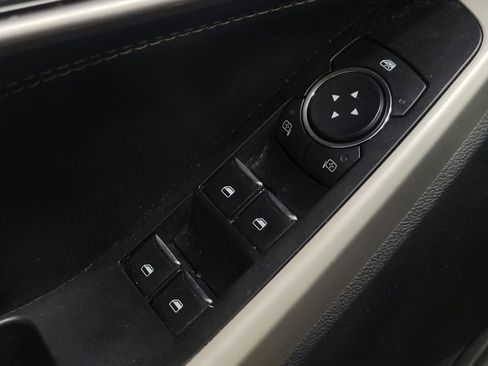 Used 2021 Ford Explorer XLT w/ Equipment Group 202A image 27