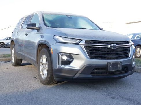 Used 2023 Chevrolet Traverse LS image 5