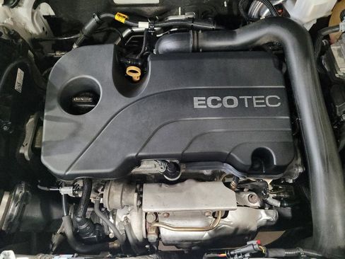 Used 2019 Chevrolet Equinox LS w/ LS Convenience Package FWD image 30