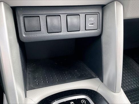 Used 2024 Toyota Corolla Cross L image 29