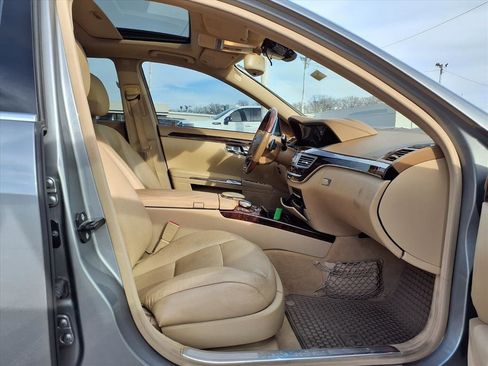 Used 2011 Mercedes-Benz S 550 4MATIC image 31