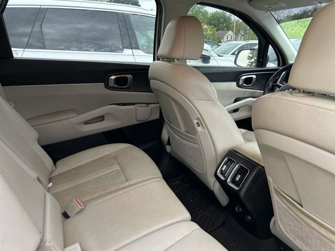 Used 2023 Kia Sorento S FWD image 11