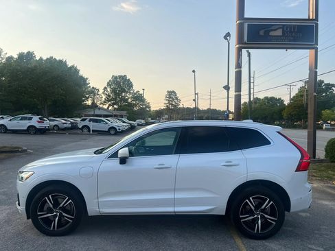 Used 2018 Volvo XC60 T8 R-Design w/ Convenience Package AWD/4WD image 3