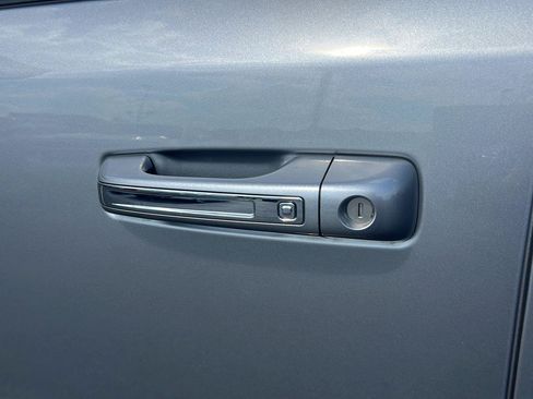 Used 2021 RAM 1500 Laramie AWD/4WD image 12