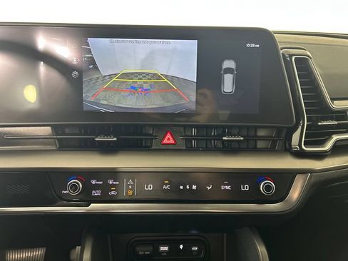 Used 2025 Kia Sportage EX FWD image 23
