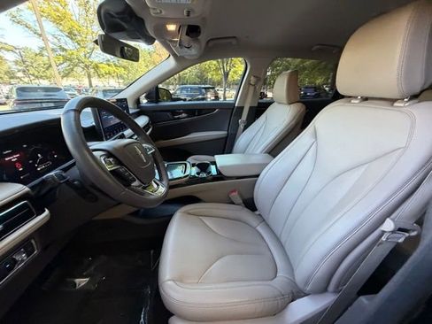 Certified 2022 Lincoln Nautilus FWD w/ Premium Package image 13