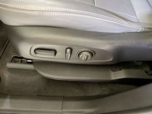 Used 2020 Buick Enclave Essence FWD image 29