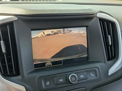 Used 2024 GMC Terrain SLE FWD image 12