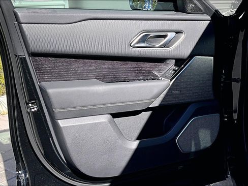 Used 2023 Land Rover Range Rover Velar HST image 23