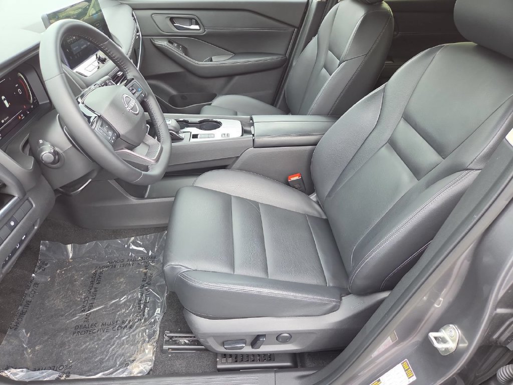 Used 2025 Nissan Rogue SL FWD image 15