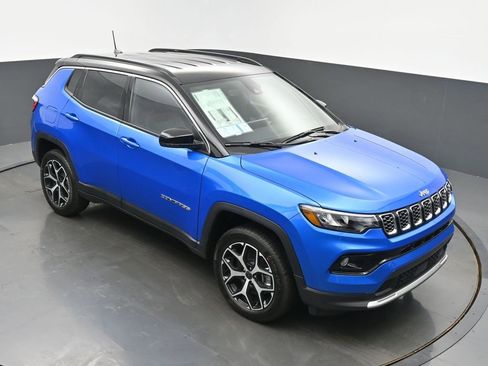 New 2026 Jeep Compass Limited image 36