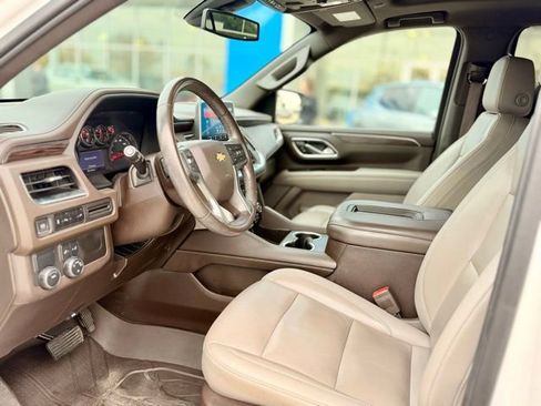 Used 2021 Chevrolet Suburban LT w/ Rear Media and Nav Package image 8