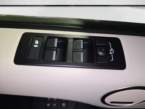 Used 2023 Land Rover Discovery S R-Dynamic AWD/4WD image 28