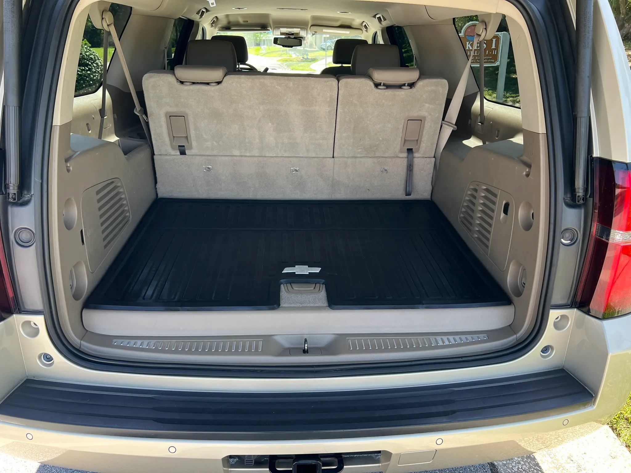 Used 2016 Chevrolet Suburban LT RWD image 22
