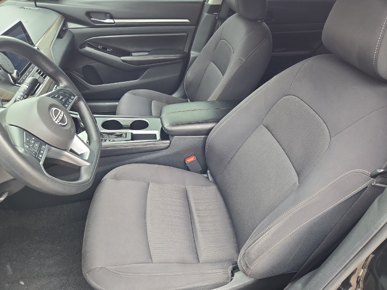 Used 2023 Nissan Altima 2.5 SV FWD image 14