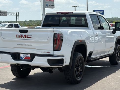 Used 2025 GMC Sierra 2500 AT4 w/ AT4 Premium Plus Package AWD/4WD image 5