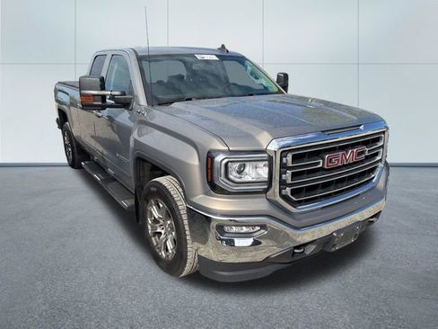 Used 2017 GMC Sierra 1500 SLE w/ Max Trailering Package AWD/4WD image 5