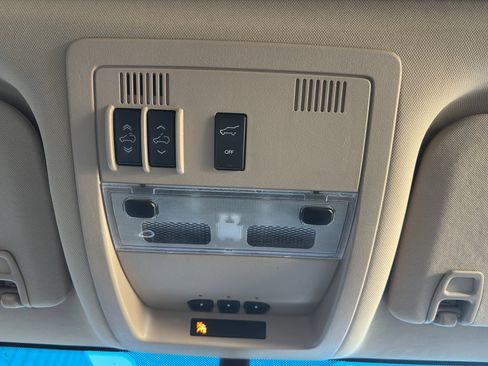 Used 2013 GMC Yukon XL Denali image 24