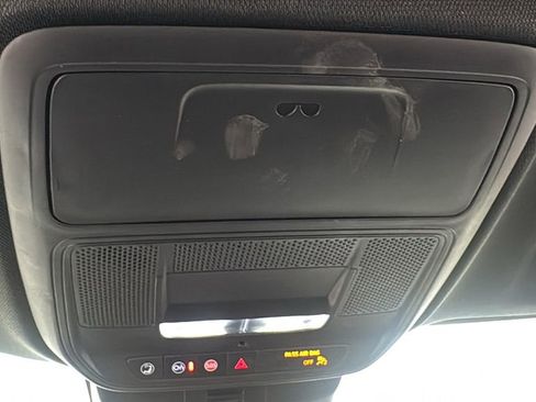Used 2024 Chevrolet Traverse LT AWD/4WD image 32