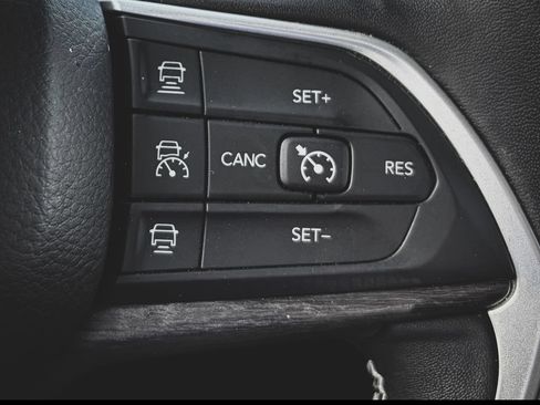Used 2021 Jeep Grand Cherokee L Limited w/ Trailer Tow Group (B) AWD/4WD image 14