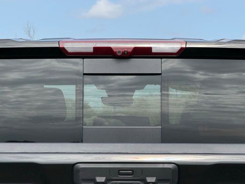 Used 2025 GMC Sierra 1500 AT4 w/ AT4 Premium Package AWD/4WD image 44