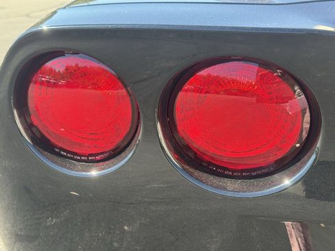 Used 2007 Chevrolet Corvette Coupe image 11