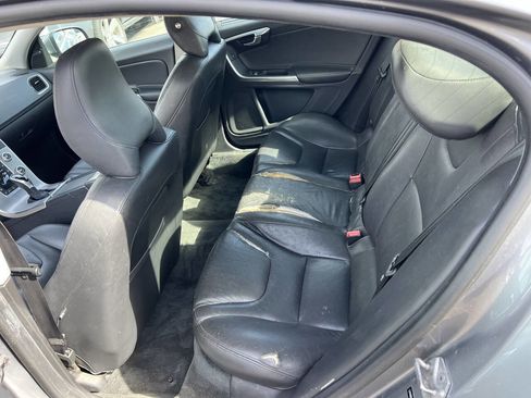 Used 2017 Volvo S60 T5 Inscription image 14