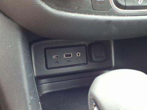 Used 2023 Chevrolet Equinox LT AWD/4WD image 10