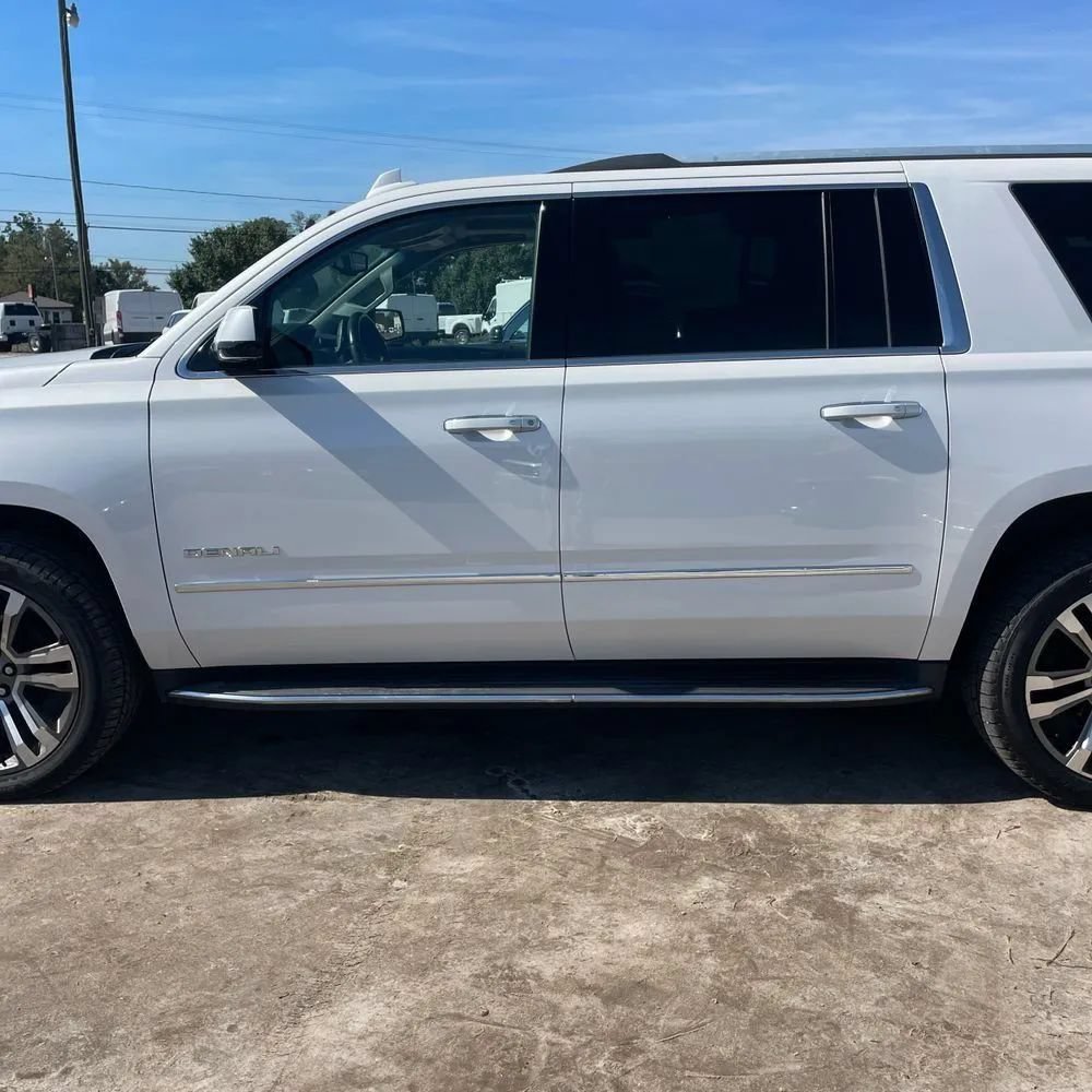 Used 2017 GMC Yukon XL Denali w/ Open Road Package AWD/4WD image 4