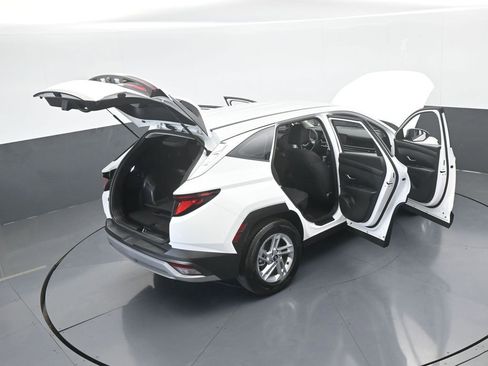 Used 2025 Hyundai Tucson SE image 68