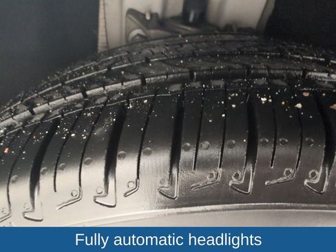 Used 2016 Ford Fusion SE FWD image 18