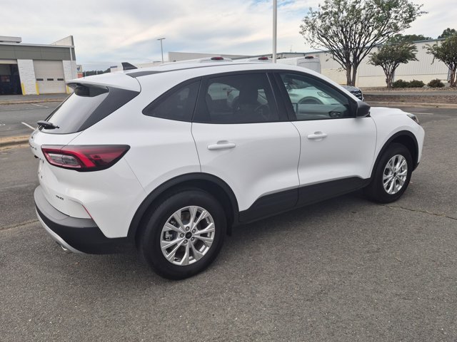 Certified 2026 Ford Escape Active w/ Cold Weather Package AWD/4WD image 4