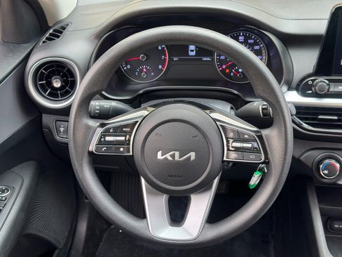 Used 2023 Kia Forte LXS w/ LXS Technology Package FWD image 18