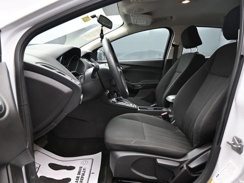 Used 2016 Ford Focus SE FWD image 9