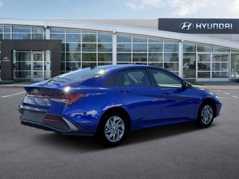 New 2026 Hyundai Elantra Hybrid FWD image 8