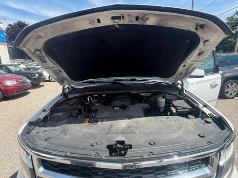 Used 2020 Chevrolet Suburban LT AWD/4WD image 34